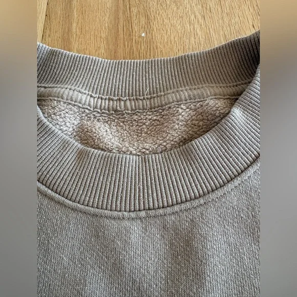 ALO Yoga Gravel Accolade Crew Neck Pullover - Picture 8 of 14